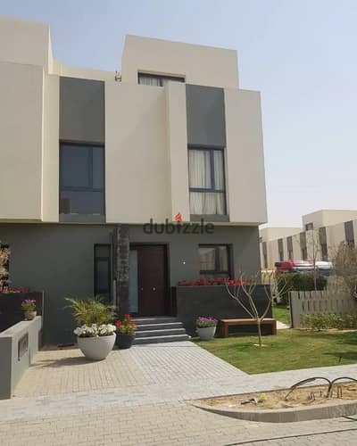 Villa for sale, 350 sqm, 300k dp in installments over 12 years, in Badya Palm Hills October Compound, minutes from Sheikh Zayed and MSA University