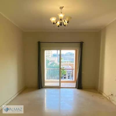 Apartment for rent with kitchen and air conditioners in Katameya Plaza Compound in the Fifth Settlement