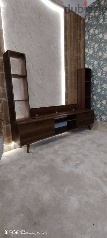 وحدة تلفزيون خشبيه ( TV Unit)