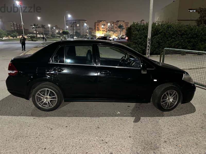 Nissan Tiida 2013 0