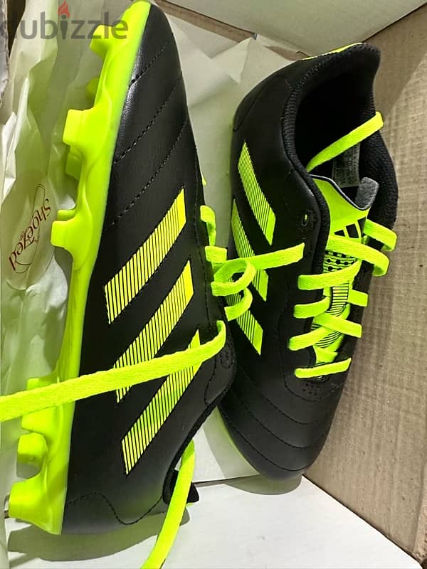 Adidas Shoes Original size 3.5 Us/ 35 1/2 Brand New 0