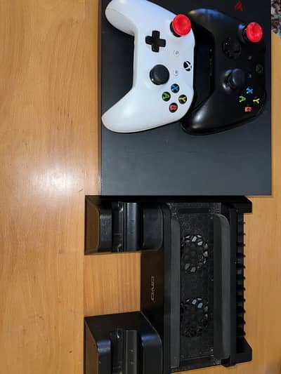 Xbox one X Like new