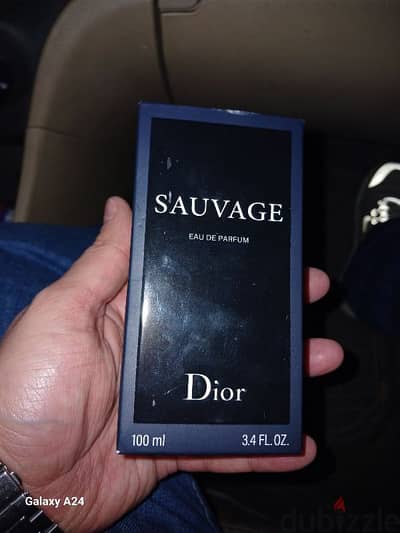 للبيع Sauvage برفيوم أصلي 100 ml  جديد لم يستعمل بعلبته.   السعر 7000