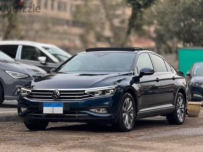 Volkswagen Passat 2023 Comfort 8000 km