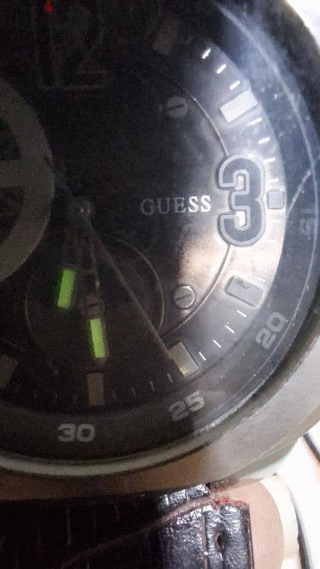 ساعه guess تحتاج اوستيك 1