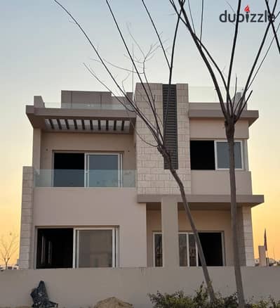 Standalone villa, ready for immediate occupancy in Tawny, Sheikh Zayed. Located near Palm Hills and El Gezira Club