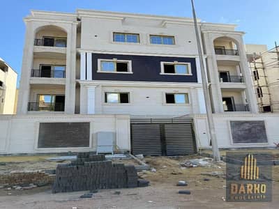 180 sqm apartment, freely, next to the University of Egypt and Mall of Arabia, West Somid, at a very special price. There is an electricity meter, an