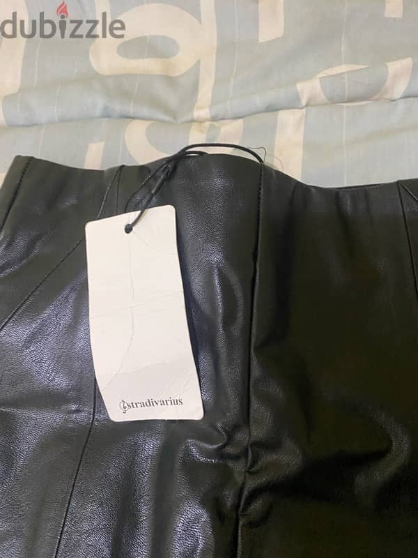 Black leather NEW skinny pants 3