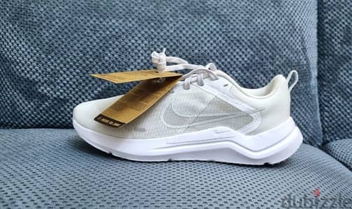 Original White Nike running shoes