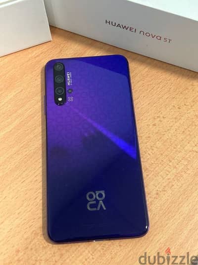 رام 8 زيرو بالكرتونه والشاحن الاصلي والكتالوجات Huawei Nova 5T