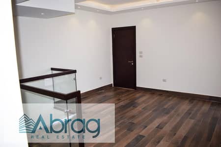 For rent, a 250-square-meter upper duplex, kitchen, and air conditioners, Westown, Sheikh Zayed