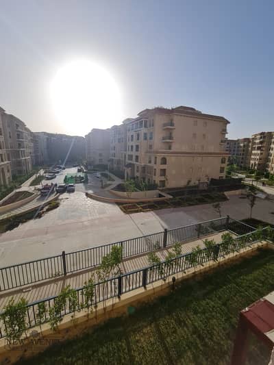 Fully Finished Apartment View Pool and Fountain