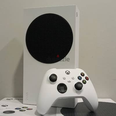 Xbox series s زي الجديد معاه العاب