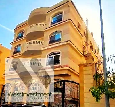 Apartment in a very excellent location near Mohamed Naguib Axis, 90th Street and the National Defense Villas area, overlooking the Diyar Al-Mukhabarat