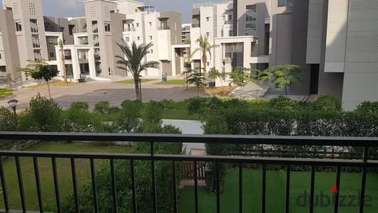 Apartment with ac's and kitchen appliances for rent at CFC, New Cairo