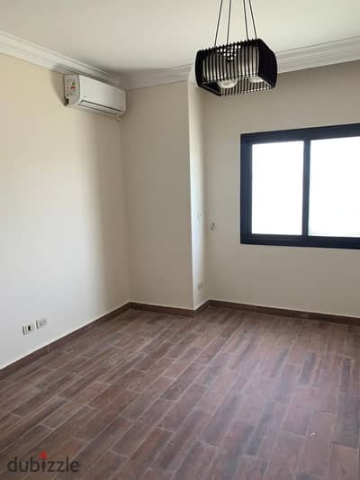 Apartment for rent 130m semi furnished at compound Eastown