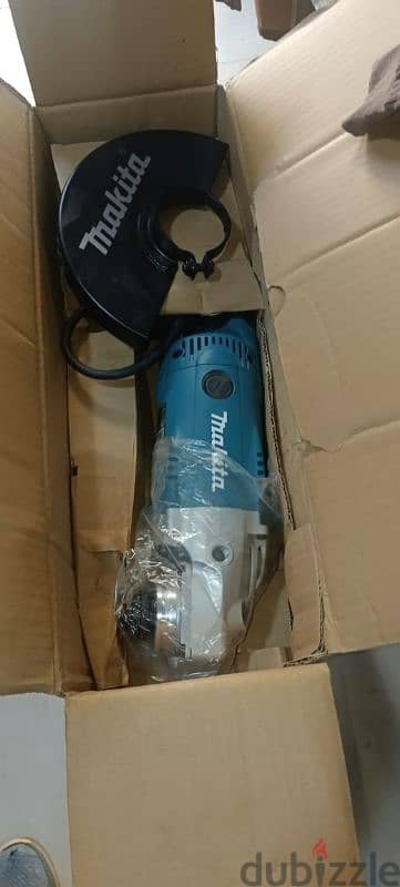 صاروخ جلخ ماكيتا 9 بوصه 2200 وات موديل – MAKITA GA9020 1