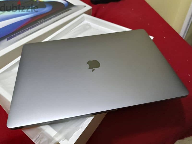 Laptop MacBook pro , core i9 , 16 GB Ram , 16 inch , 1 Tera 3