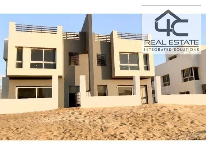 A Villa Twin house 305 m 4 bedrooms with down payment and installments for sale Directly on the landscape in Hyde Park 0