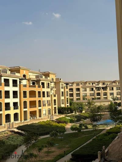 For sale, a 3-room apartment with a 10% down payment in Stone Park Compound, on Maadi Circle, next to the Mercedes dealership, and installments over 8