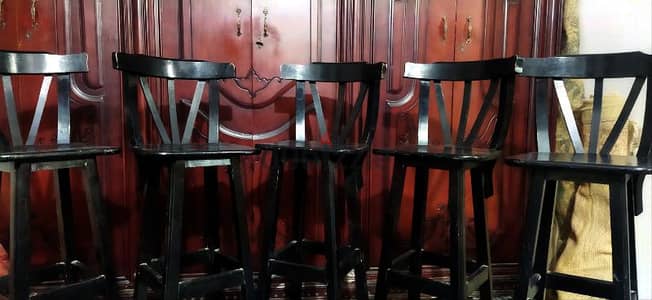 5 كراسي بار للمطبخ  bar stools classic  في حاله ممتازه جدا جدا