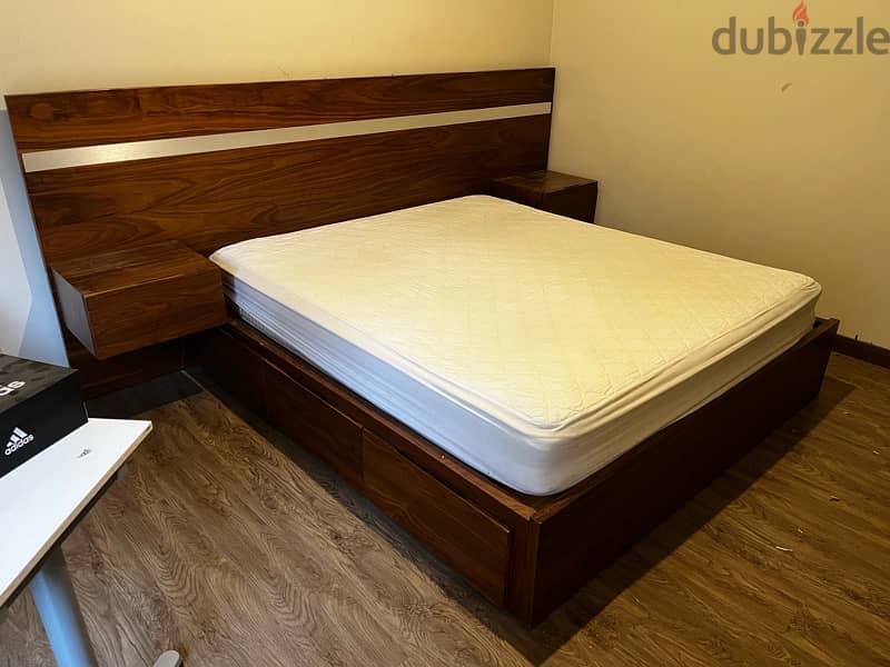 Solid wood 180 cm bed 1