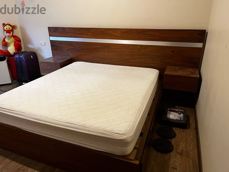 Solid wood 180 cm bed 2