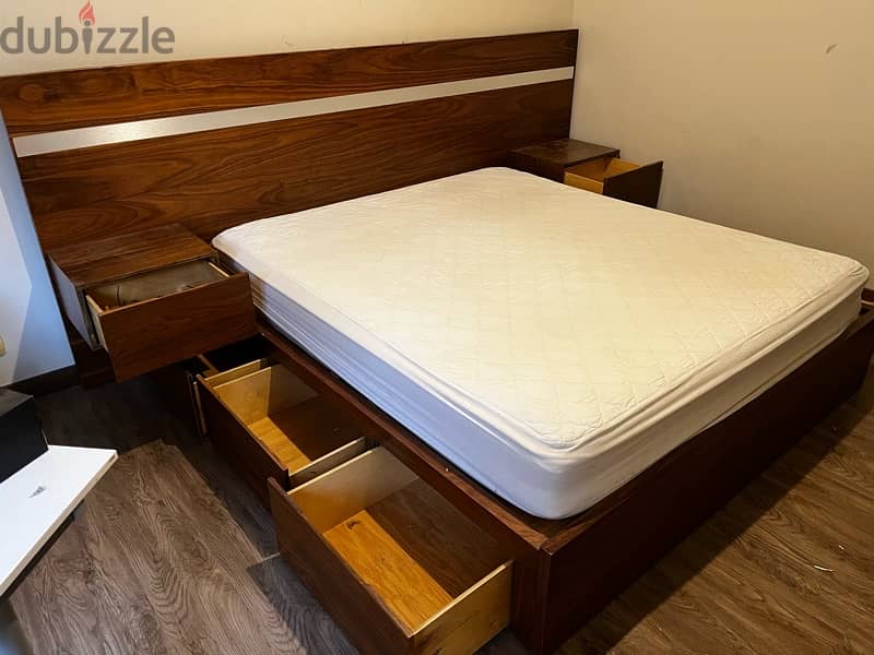 Solid wood 180 cm bed 3