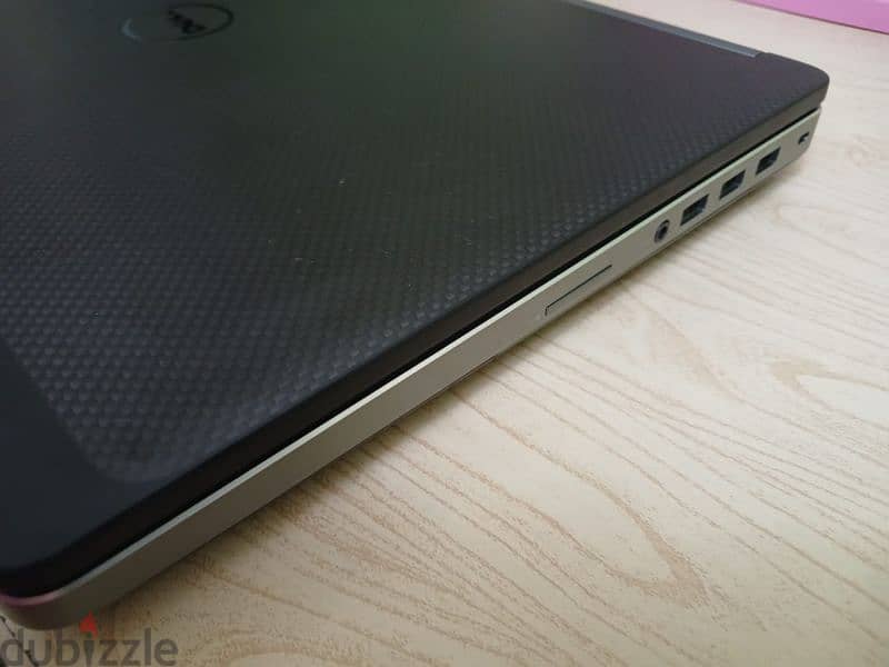 لاب dell precision 7520  للبيع 6