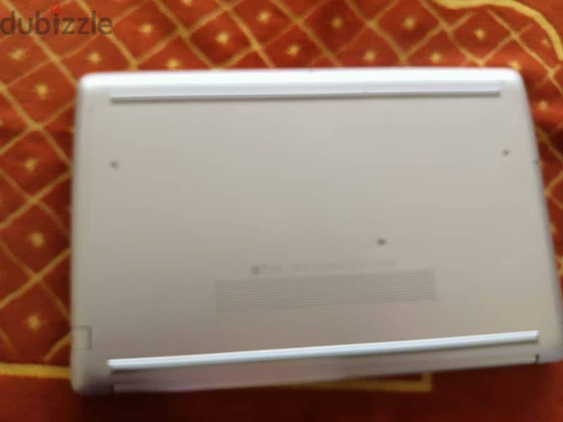 لابتوب hp الجيل السابع Core i3  شاشة 15.6بوصة Ram 4 هارد 560جيجا 18