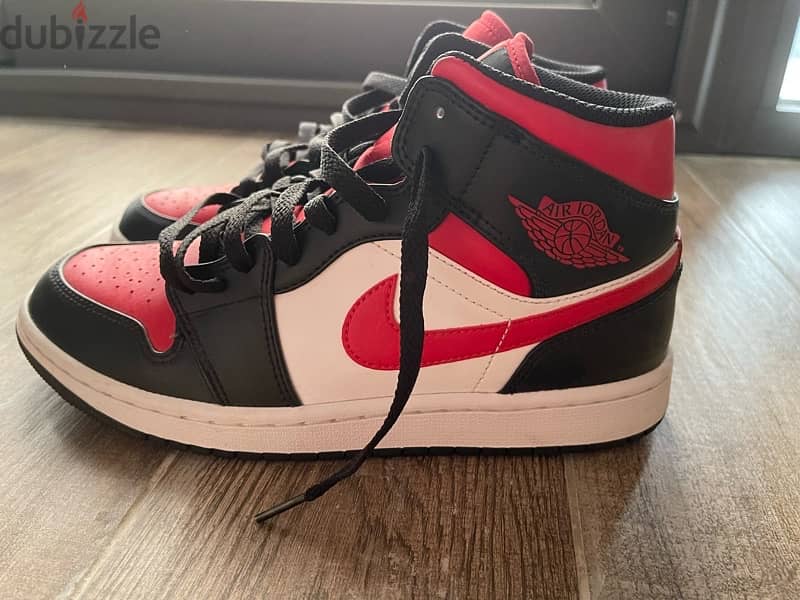 Jordan 1 mid red and black 3