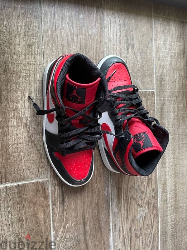 Jordan 1 mid red and black 4