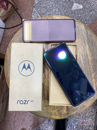 Motorola Razr 40 5G dual sim 256/8G Purple  جديد