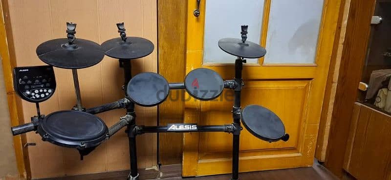 Alesis DM6 USB Kit 5 Piece Electronic Drum Set 2