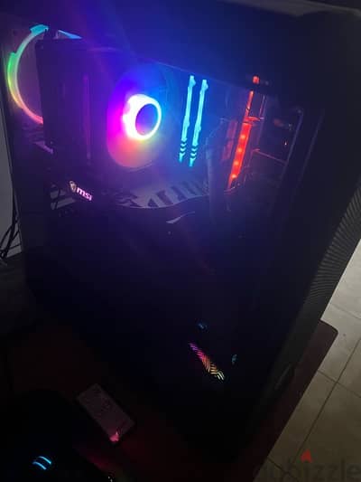 PC with Rtx 3060TI and Ryzen 5 5600X with 32 Ddr4 Ram and 1TB SSD