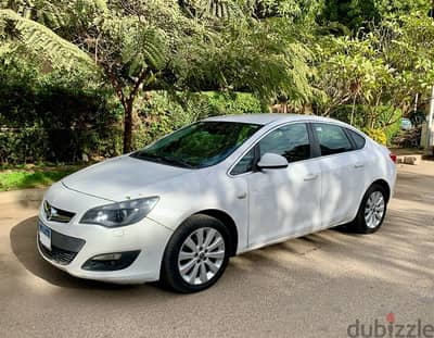 Opel Astra 2017 فابريكه من الاكصدام للاكصدام اعلي فئه