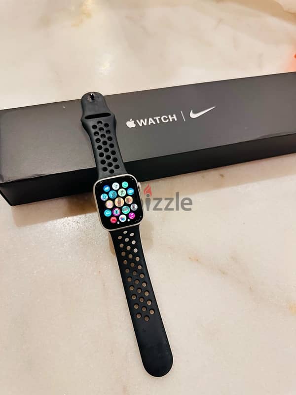 Apple Watch Series 6 Nike 40mm With Box like New 0