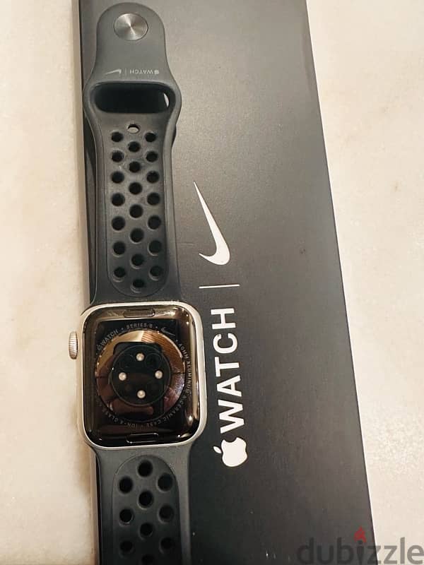 Apple Watch Series 6 Nike 40mm With Box like New 2