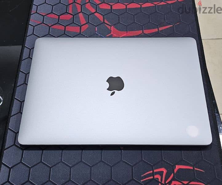 Apple macbook pro M1 2020 16G RAM 4