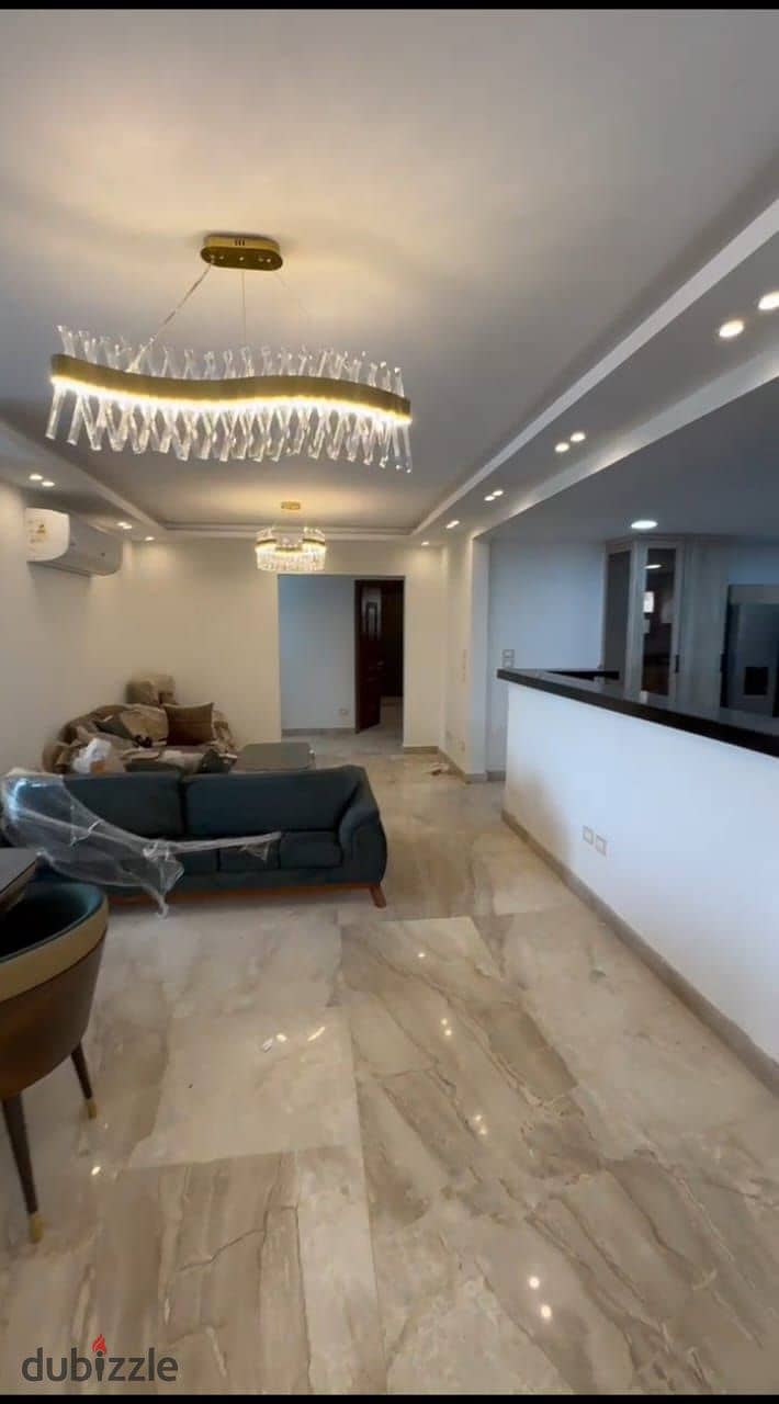 For sale, a 6-room apartment, area 390 square meters, immediate delivery, fully finished, with air conditioners and kitchen, in Heliopolis, Sheraton S 0