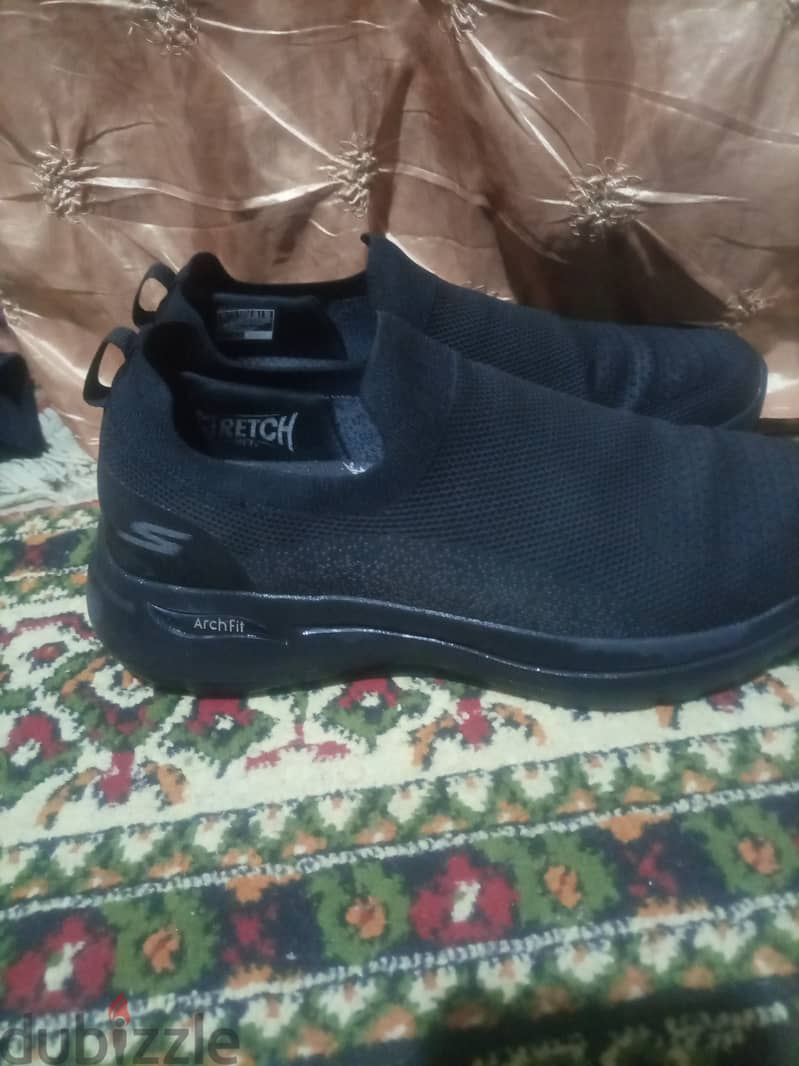 SKETCHERS Archfit. . Suz. . 43.1/5 9