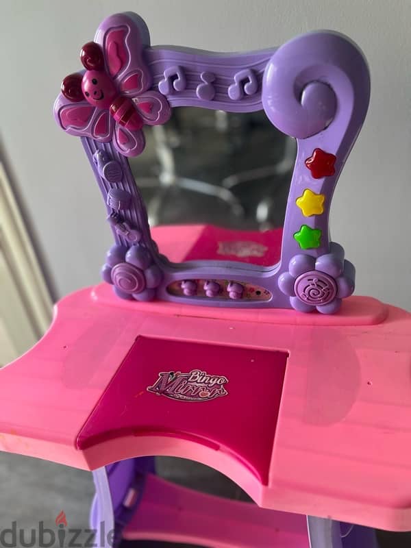 beauty dresser table toy 3