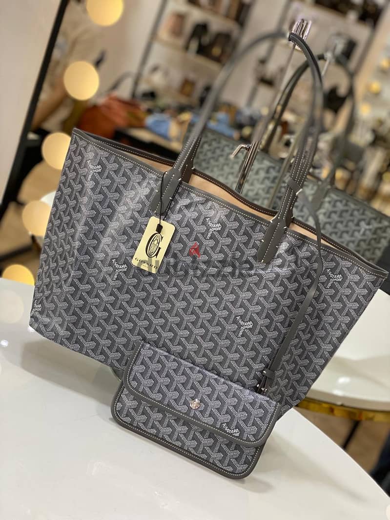 "أناقتك في كل وجه!"  "Style in Every Switch "  Goyard  Double face 2