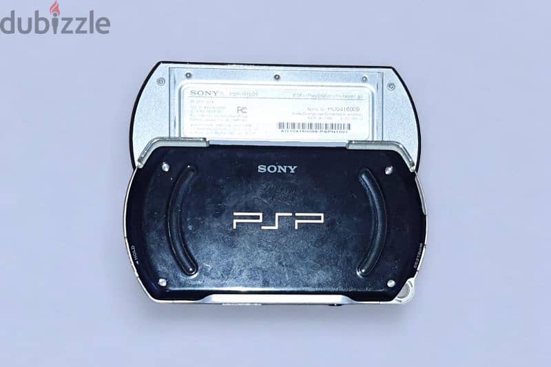 جهاز psp go 3