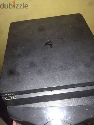 جهاز ps4 slim مليان العاب ومعاه دراعين باقي التفاصيل ف الوصف