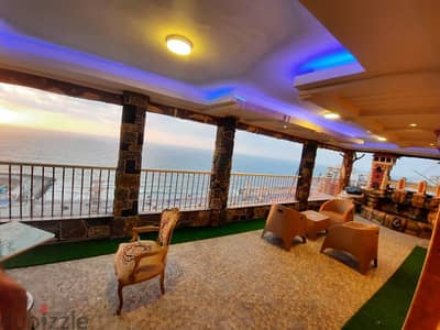 شقة بالروف في ستانلي على البحر 180 م مكيفة sea view (stanly roof)