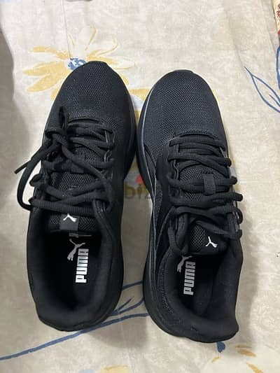 black puma shoes