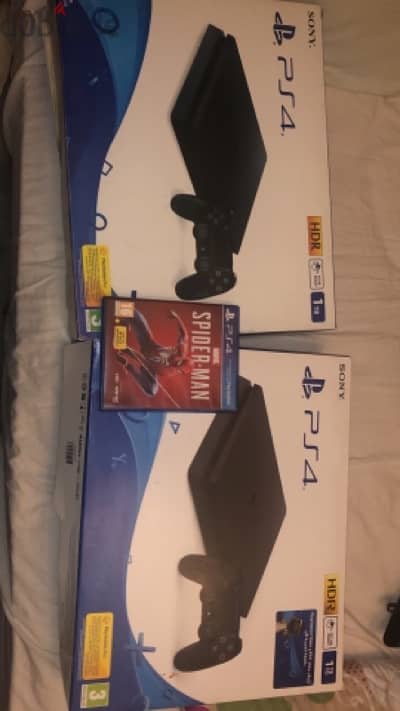 جهازين ps4 slim 1tb used like new