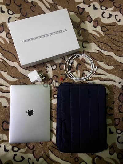 ماك بوك اير  ام ١ للبيعmacbook air m1