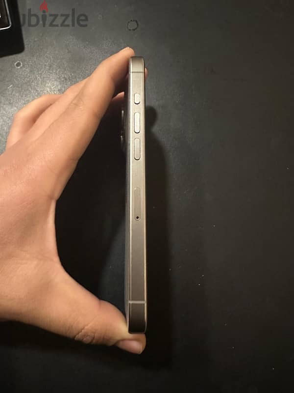 iPhone 15 pro 256gb battery health 91% used like new without scratches 2